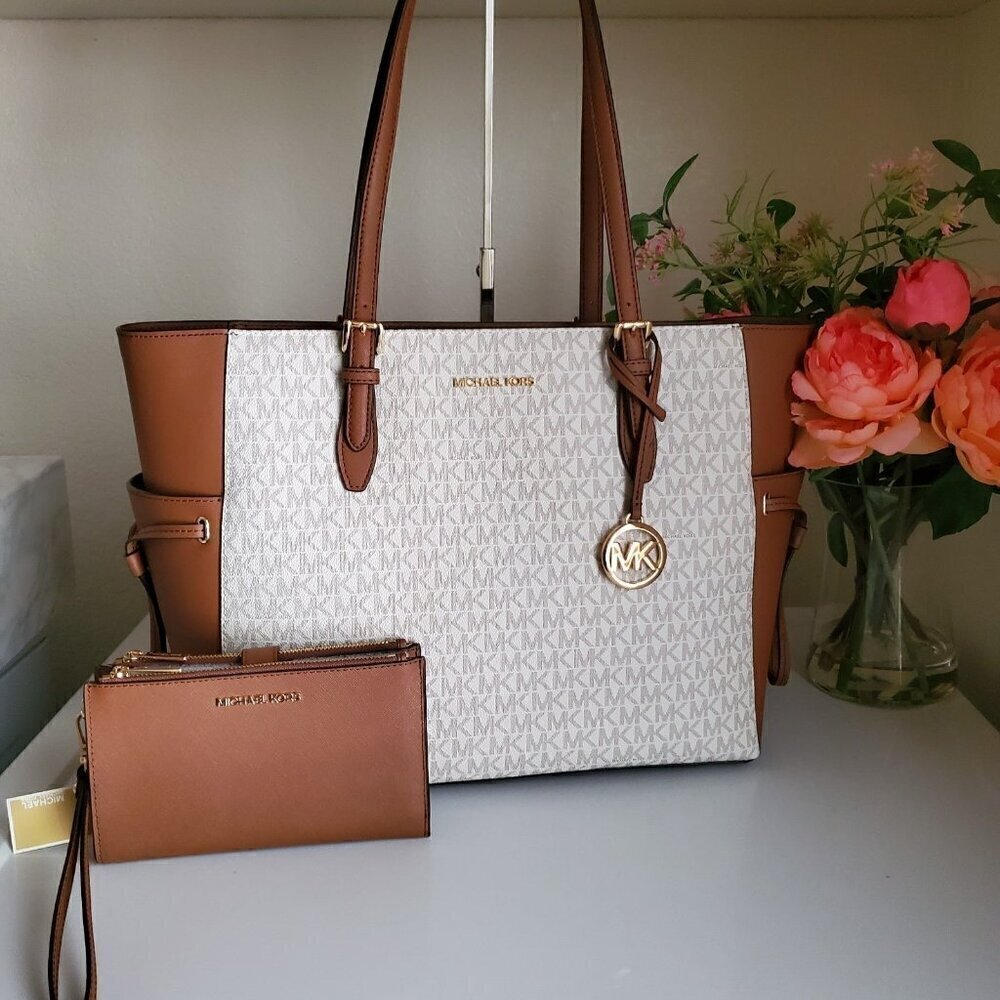 🔥 NWT Michael Kors Gilly Drawstring Tote & Matching Wristlet